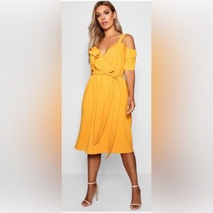 NWT boohoo Plunge Ruffle Dress